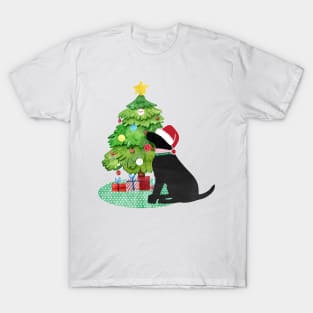 Black Lab Decorating Christmas Tree T-Shirt